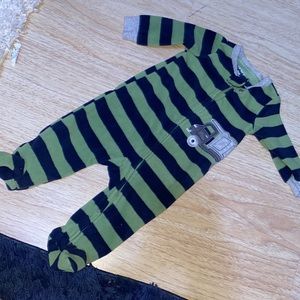 Carters zip up pajamas